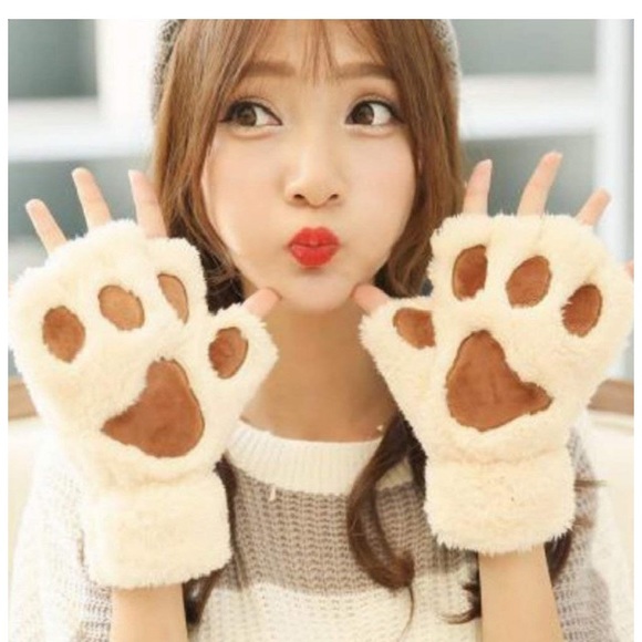 Brown furry animal fingerless hand warmers - Picture 6 of 8